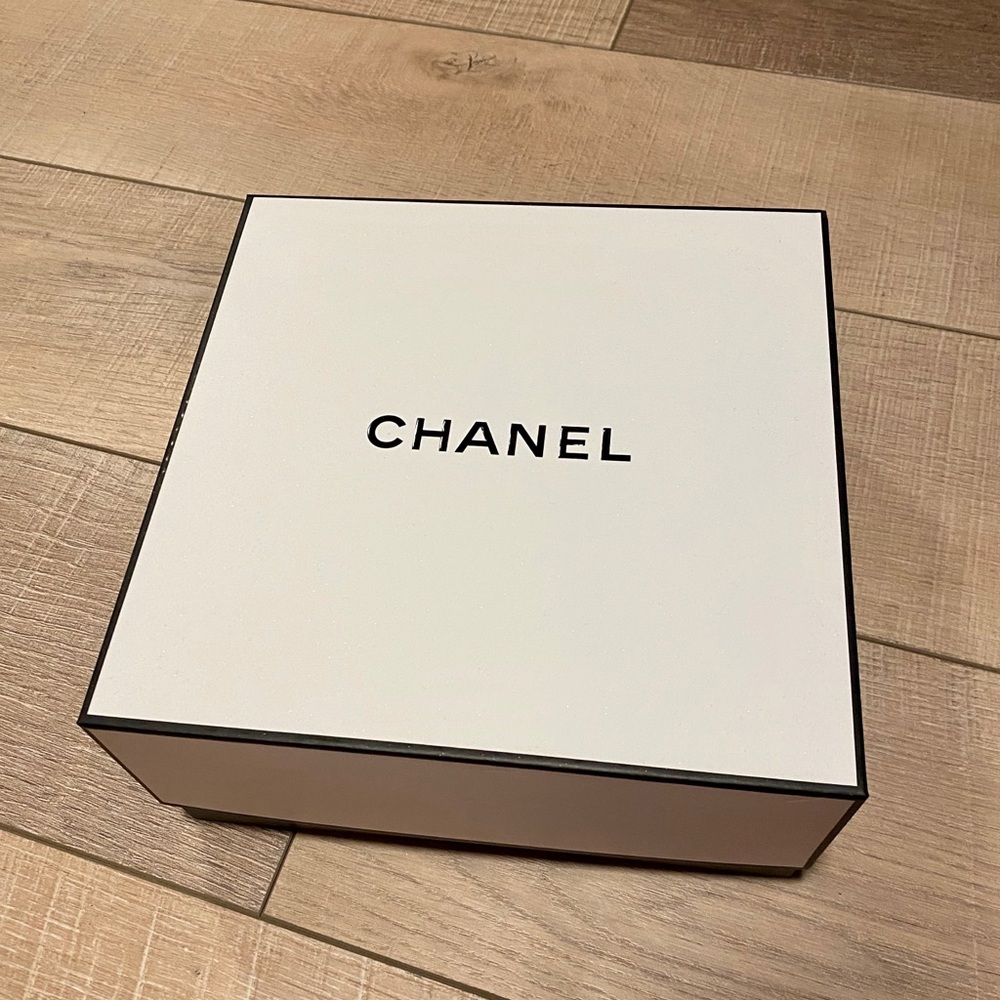 Chanel gift box